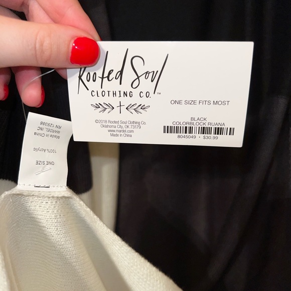 Woman Shawl Wrap - Picture 4 of 4